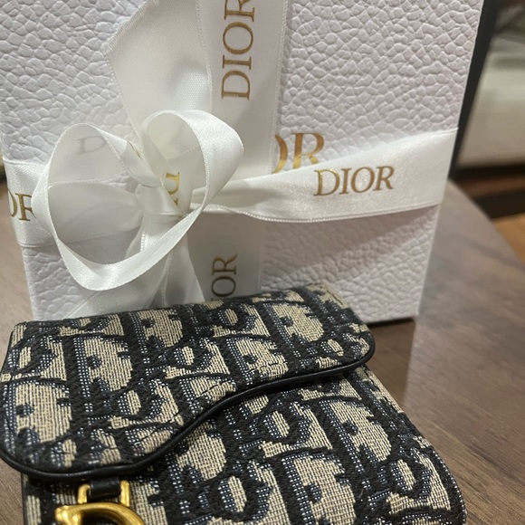 Dior saddle wallet. - Picture 9 of 10